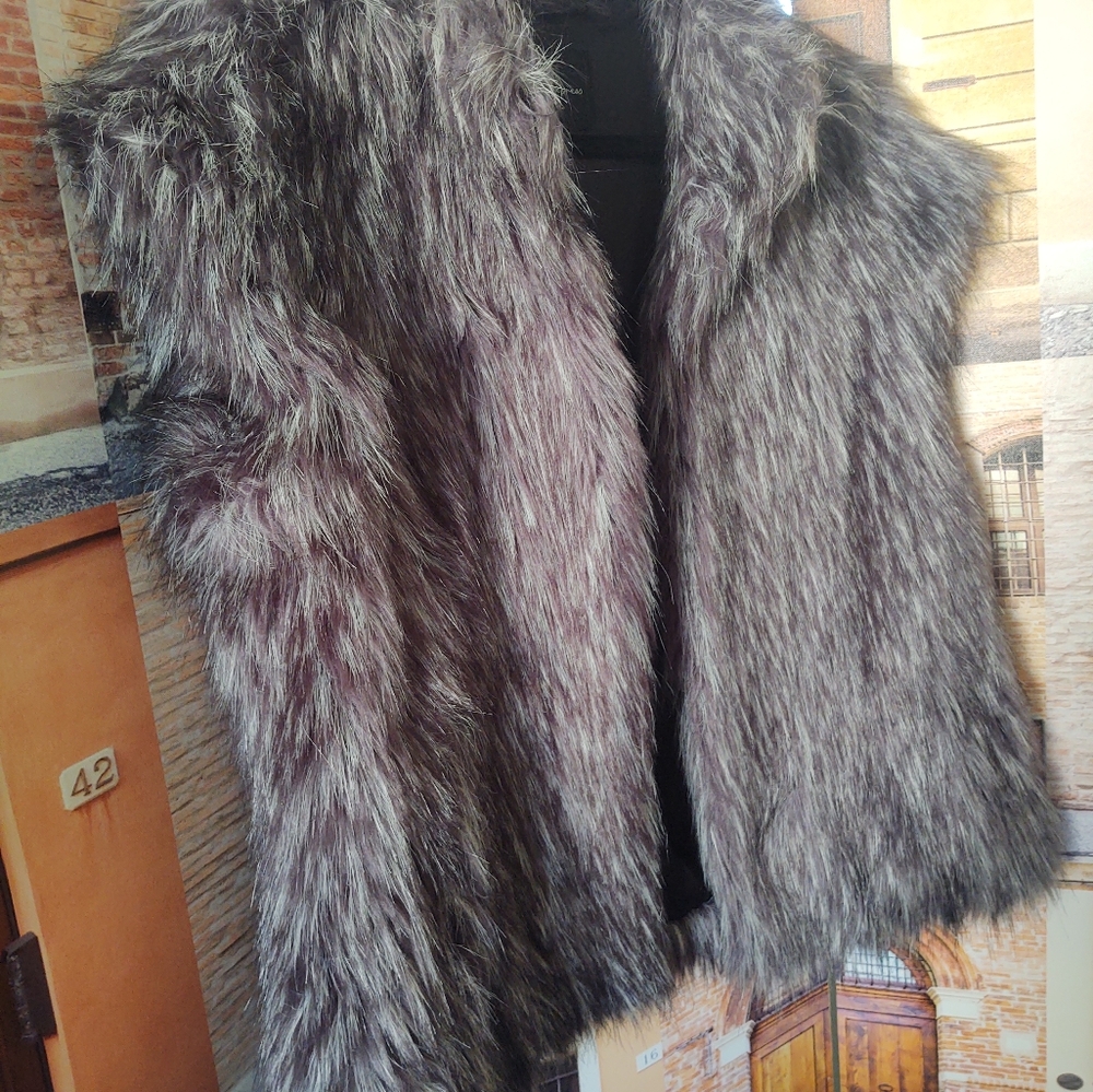 EXPRESS Faux-Fur 🩶GREY Vest-Jacket Size: Med